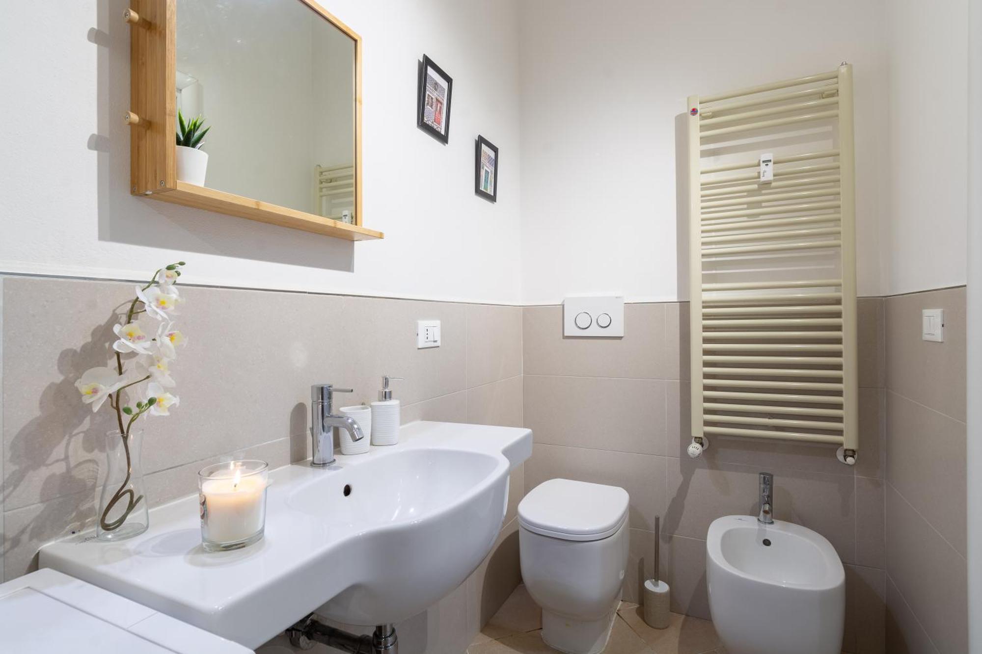 Gale Apartment Болоня Екстериор снимка